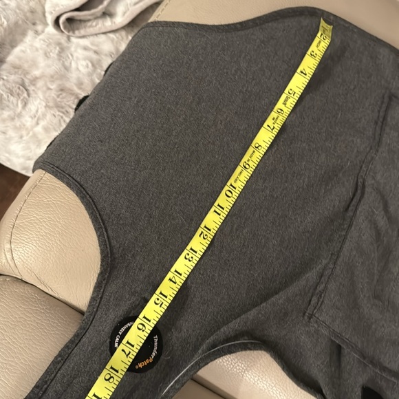 Thunder Shirt Large.  41-64 lbs. Approx. - Picture 8 of 13